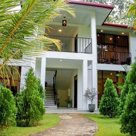 Manike Lodge Хабарана Екстериор снимка