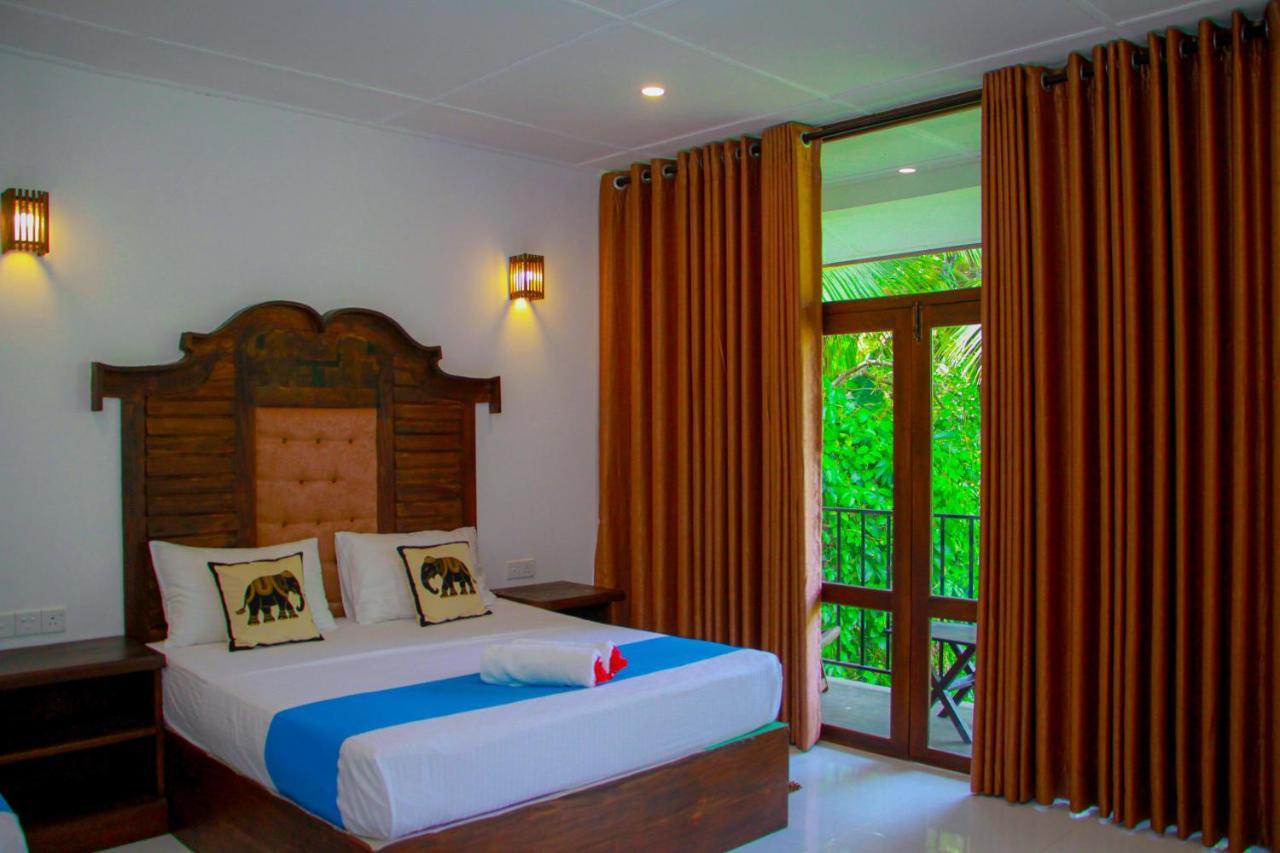 Manike Lodge Хабарана Екстериор снимка