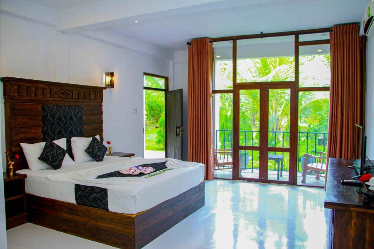Manike Lodge Хабарана Екстериор снимка